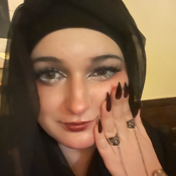 Meet your Posher, Mina - Picture 1 of 1